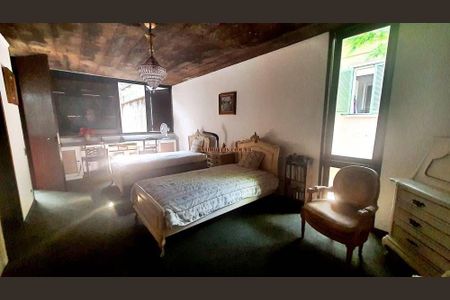 Casa à venda com 650m², 2 quartos e 5 vagas