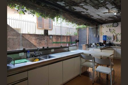 Casa à venda com 650m², 2 quartos e 5 vagas