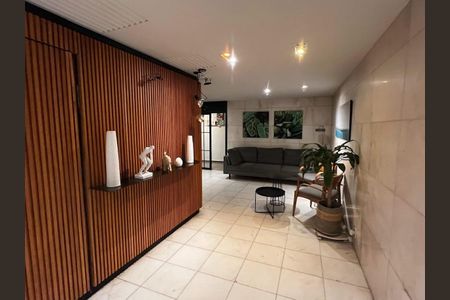 Apartamento para alugar com 80m², 2 quartos e 1 vaga Apartamento para alugar com 80m², 2 quartos e 1 vagaHall