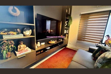 Casa à venda com 3 quartos, 260m² em Indianópolis, São Paulo