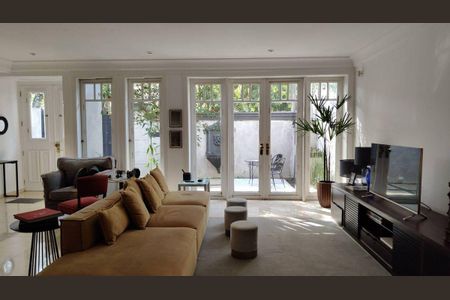 Casa à venda com 4 quartos, 379m² em Indianópolis, São Paulo