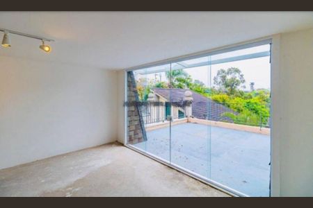 Casa à venda com 3 quartos, 1000m² em Morumbi, São Paulo