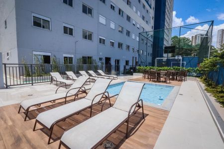 Apartamento à venda com 28m², 1 quarto e 1 vaga Apartamento à venda com 28m², 1 quarto e 1 vagaÁrea comum - Piscina