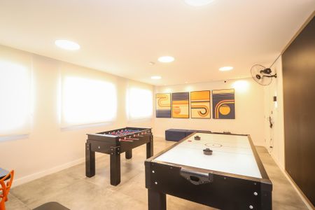Apartamento à venda com 28m², 1 quarto e 1 vaga Apartamento à venda com 28m², 1 quarto e 1 vagaSala de Jogos