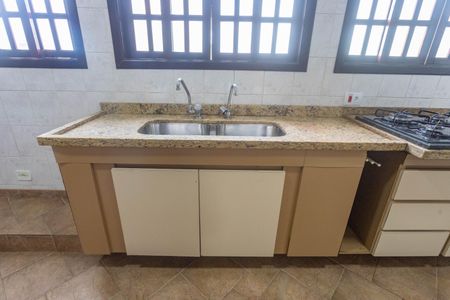 Casa para alugar com 100m², 2 quartos e 1 vaga Casa para alugar com 100m², 2 quartos e 1 vagaCozinha