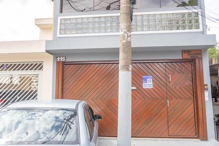 Casa para alugar com 100m², 2 quartos e 1 vaga Casa para alugar com 100m², 2 quartos e 1 vagaFachada + placa