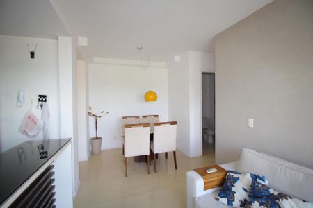 Sala de apartamento para alugar com 3 quartos, 67m² em Jardim Itu, Porto Alegre