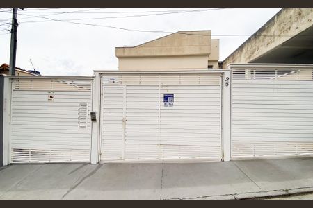 Casa de condomínio para alugar com 54m², 2 quartos e 1 vagaFachada + Placa