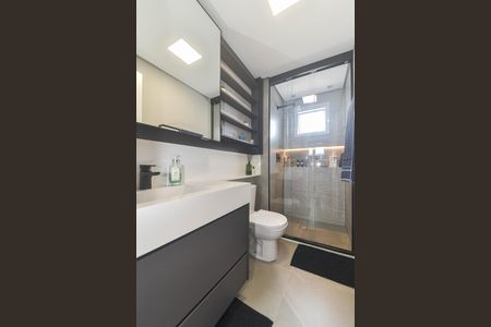 Apartamento à venda com 72m², 2 quartos e 2 vagas Apartamento à venda com 72m², 2 quartos e 2 vagasBanheiro da Suíte