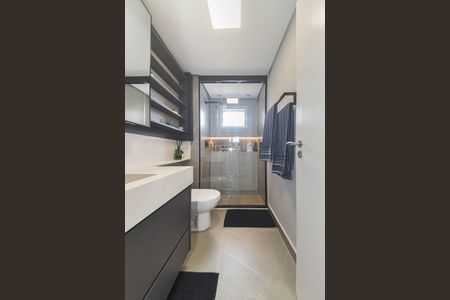 Apartamento à venda com 72m², 2 quartos e 2 vagas Apartamento à venda com 72m², 2 quartos e 2 vagasBanheiro da Suíte