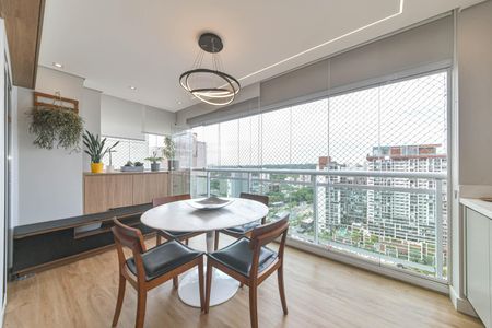 Apartamento à venda com 72m², 2 quartos e 2 vagas Apartamento à venda com 72m², 2 quartos e 2 vagasVaranda