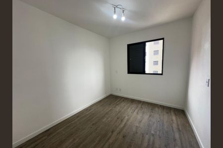 Quarto de apartamento para alugar com 2 quartos, 56m² em Jardim Maria Helena, Barueri