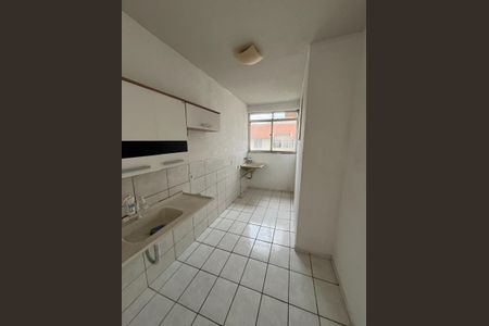 Cozinha de apartamento para alugar com 2 quartos, 45m² em Cosmos, Rio de Janeiro