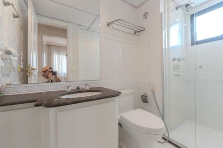 Banheiro de apartamento à venda com 1 quarto, 33m² em Bela Vista, São Paulo