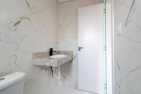 Casa de condomínio para alugar com 110m², 2 quartos e 2 vagasBanheiro Social