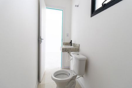 Lavabo de casa de condomínio para alugar com 2 quartos, 110m² em Uberaba, Curitiba
