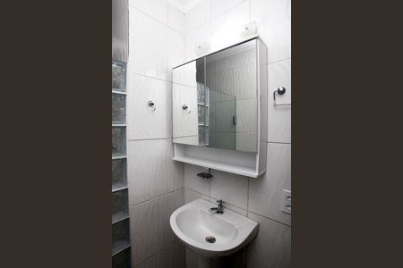 Banheiro de apartamento para alugar com 1 quarto, 45m² em Petrópolis, Porto Alegre