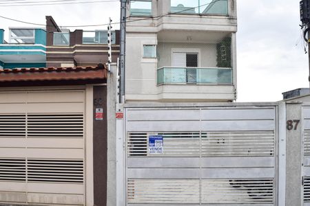 Casa à venda com 96m², 3 quartos e 2 vagasFachada