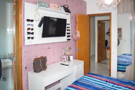 Casa à venda com 96m², 3 quartos e 2 vagasSuite