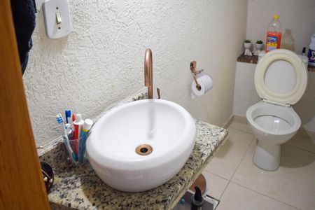 Casa à venda com 96m², 3 quartos e 2 vagasLavabo