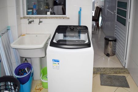 Casa à venda com 96m², 3 quartos e 2 vagasÁrea de Serviço