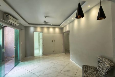 Sala de casa de condomínio à venda com 2 quartos, 96m² em Freguesia (jacarepaguá), Rio de Janeiro