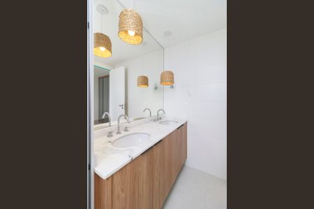 Apartamento à venda com 77m², 2 quartos e 1 vaga Apartamento à venda com 77m², 2 quartos e 1 vagaSuíte 2 - Banheiro