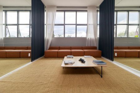 Apartamento à venda com 77m², 2 quartos e 1 vaga Apartamento à venda com 77m², 2 quartos e 1 vagaHall Social