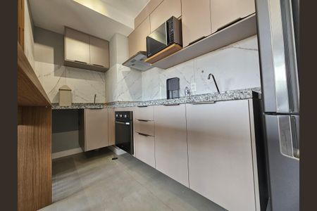 Cozinha de apartamento para alugar com 1 quarto, 33m² em Vila Cordeiro, São Paulo