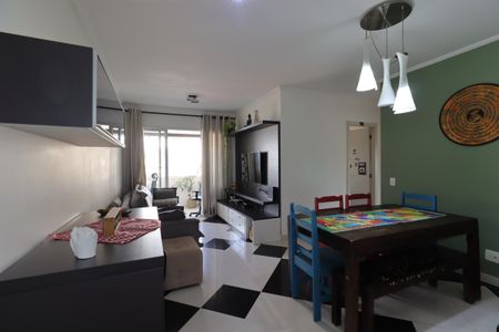 Sala de apartamento para alugar com 3 quartos, 83m² em Vila Bastos, Santo André