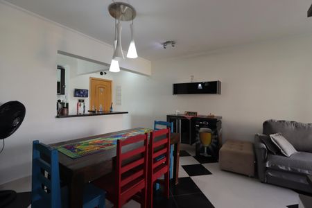 Sala de apartamento para alugar com 3 quartos, 83m² em Vila Bastos, Santo André
