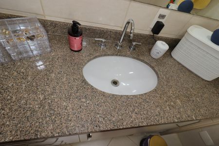 Apartamento à venda com 83m², 3 quartos e 2 vagasBanheiro da Suíte - Pia