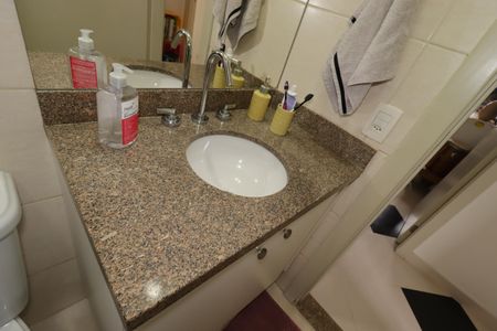 Apartamento à venda com 83m², 3 quartos e 2 vagasBanheiro Social - Pia