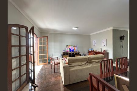 Casa para alugar com 400m², 4 quartos e 3 vagas Casa para alugar com 400m², 4 quartos e 3 vagasSala