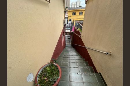 Casa para alugar com 400m², 4 quartos e 3 vagas Casa para alugar com 400m², 4 quartos e 3 vagasEscada de entrada