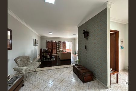 Casa para alugar com 400m², 4 quartos e 3 vagas Casa para alugar com 400m², 4 quartos e 3 vagasSala de entrada
