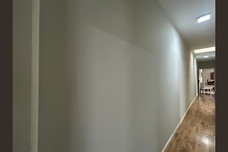 Casa para alugar com 400m², 4 quartos e 3 vagas Casa para alugar com 400m², 4 quartos e 3 vagasCorredor interno