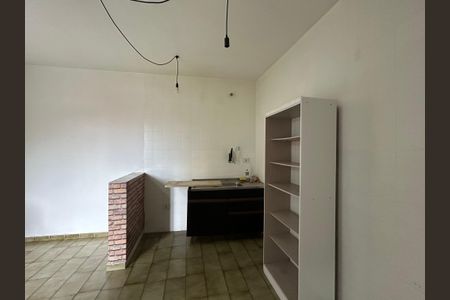 Casa para alugar com 400m², 4 quartos e 3 vagas Casa para alugar com 400m², 4 quartos e 3 vagasCozinha de serviço