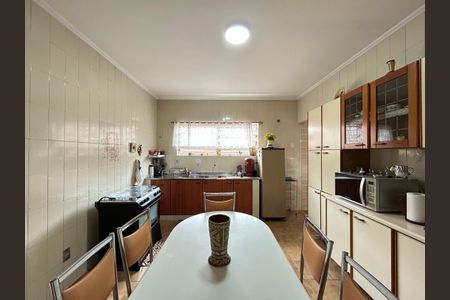 Casa para alugar com 400m², 4 quartos e 3 vagas Casa para alugar com 400m², 4 quartos e 3 vagasCozinha