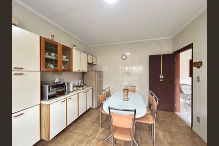 Casa para alugar com 400m², 4 quartos e 3 vagas Casa para alugar com 400m², 4 quartos e 3 vagasCozinha