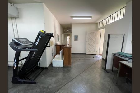 Casa à venda com 160m², 5 quartos e 5 vagas Casa à venda com 160m², 5 quartos e 5 vagasSala