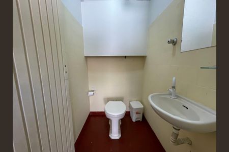 Casa à venda com 160m², 5 quartos e 5 vagas Casa à venda com 160m², 5 quartos e 5 vagasBanheiro 4