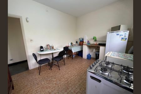 Casa à venda com 160m², 5 quartos e 5 vagas Casa à venda com 160m², 5 quartos e 5 vagasCozinha