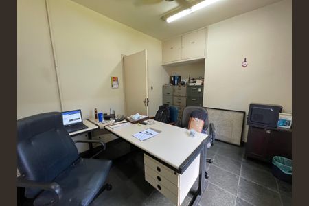 Casa à venda com 160m², 5 quartos e 5 vagas Casa à venda com 160m², 5 quartos e 5 vagasQuarto 3