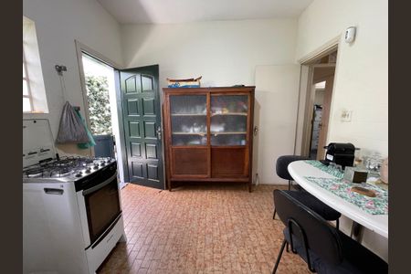 Casa à venda com 160m², 5 quartos e 5 vagas Casa à venda com 160m², 5 quartos e 5 vagasCozinha