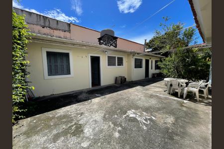 Casa à venda com 160m², 5 quartos e 5 vagas Casa à venda com 160m², 5 quartos e 5 vagasQuintal