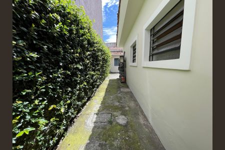 Casa à venda com 160m², 5 quartos e 5 vagas Casa à venda com 160m², 5 quartos e 5 vagasCorredor externo