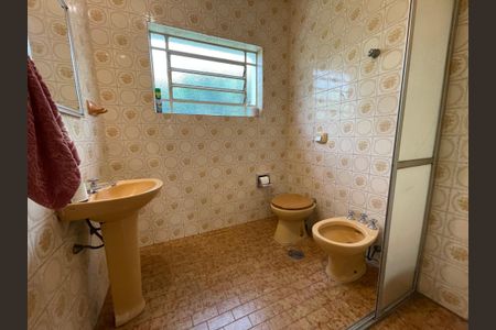 Casa à venda com 160m², 5 quartos e 5 vagas Casa à venda com 160m², 5 quartos e 5 vagasBanheiro 2