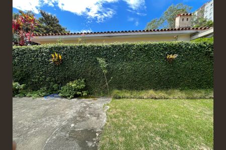 Casa à venda com 160m², 5 quartos e 5 vagas Casa à venda com 160m², 5 quartos e 5 vagasVista do Quarto 2