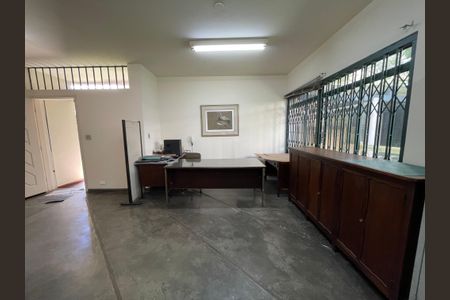 Casa à venda com 160m², 5 quartos e 5 vagas Casa à venda com 160m², 5 quartos e 5 vagasSala